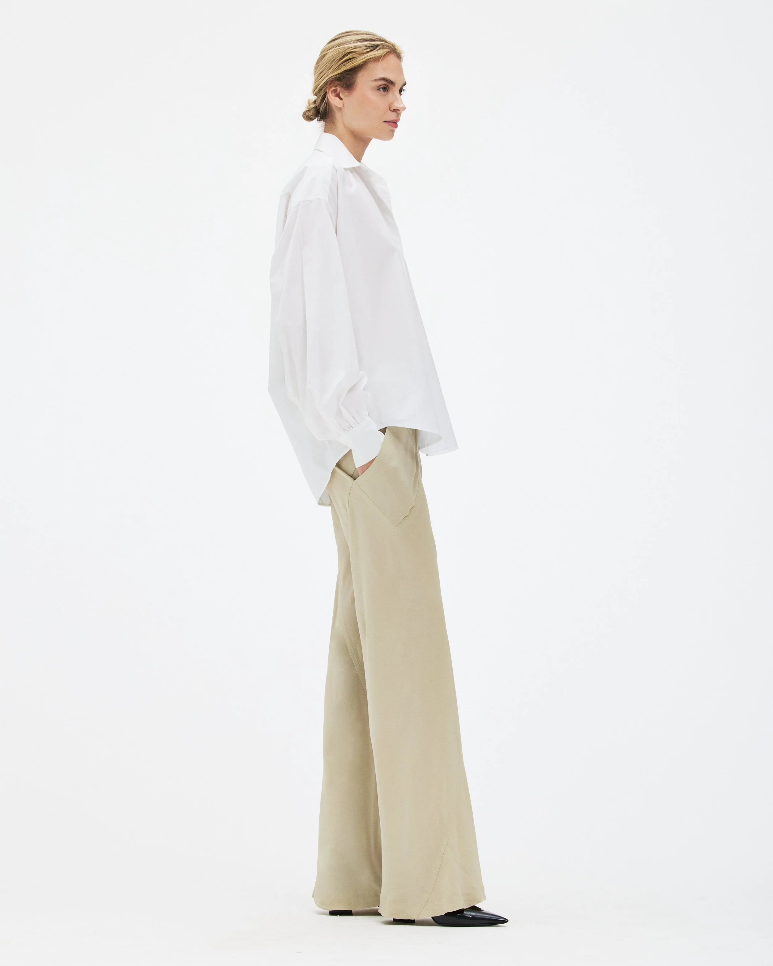 Akira Shirt side White