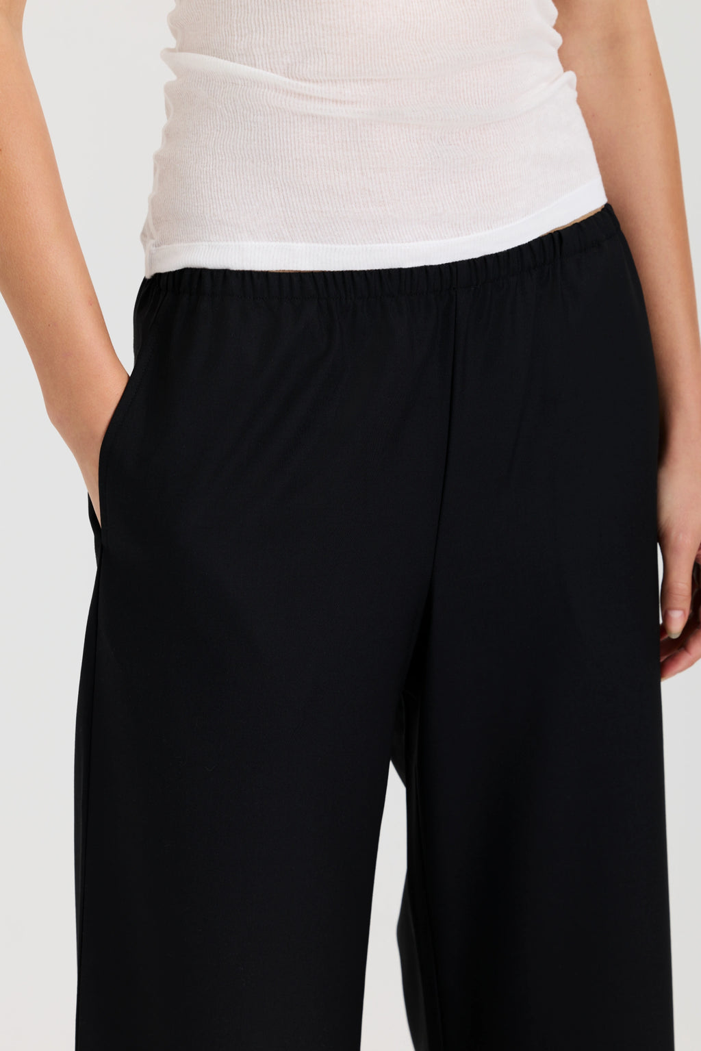 Noa Bottom Black